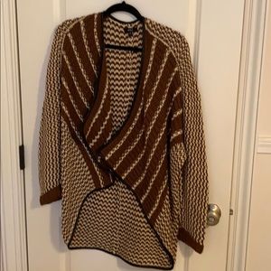 Brown/white sweater cardigan
